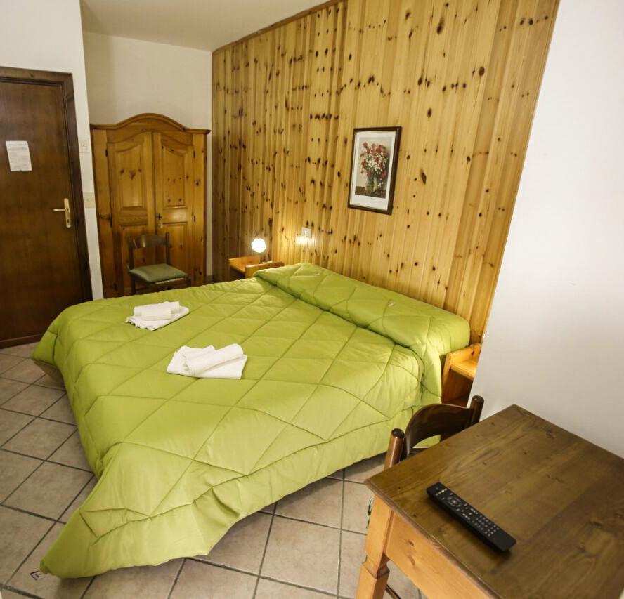 Hotel Valle Del Lupo Пескассеролі Екстер'єр фото