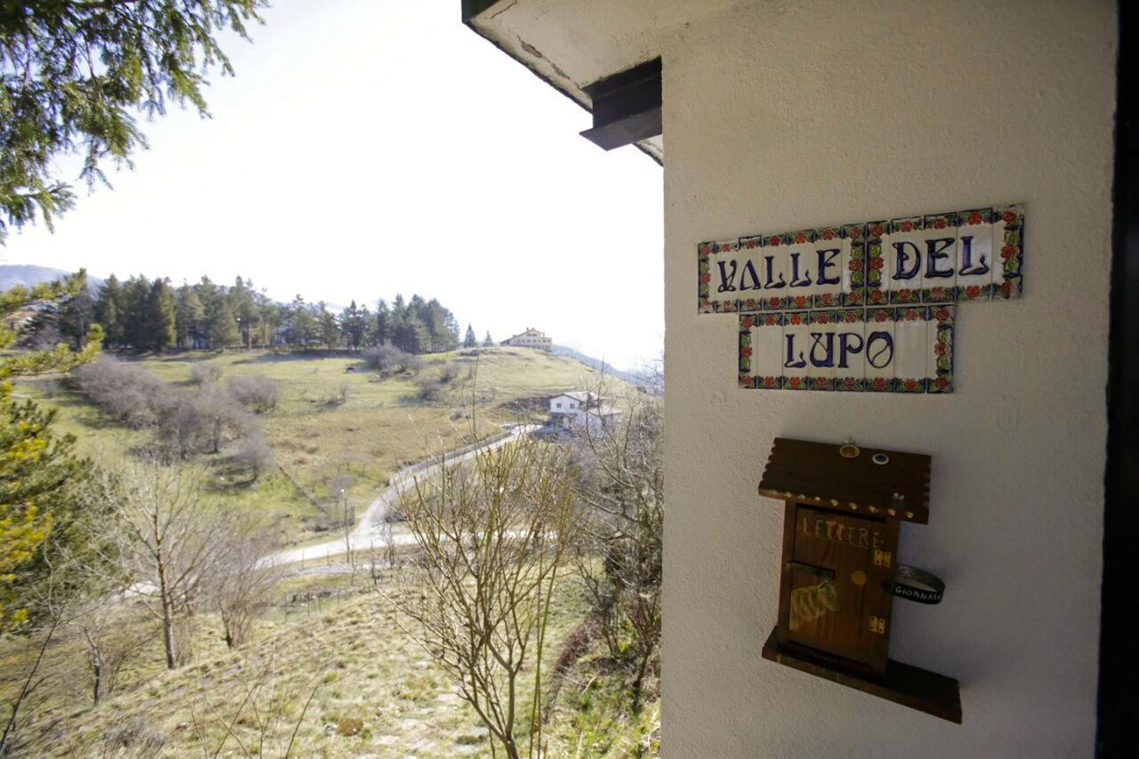 Hotel Valle Del Lupo Пескассеролі Екстер'єр фото