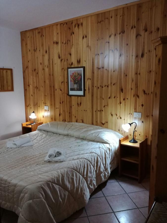 Hotel Valle Del Lupo Пескассеролі Екстер'єр фото
